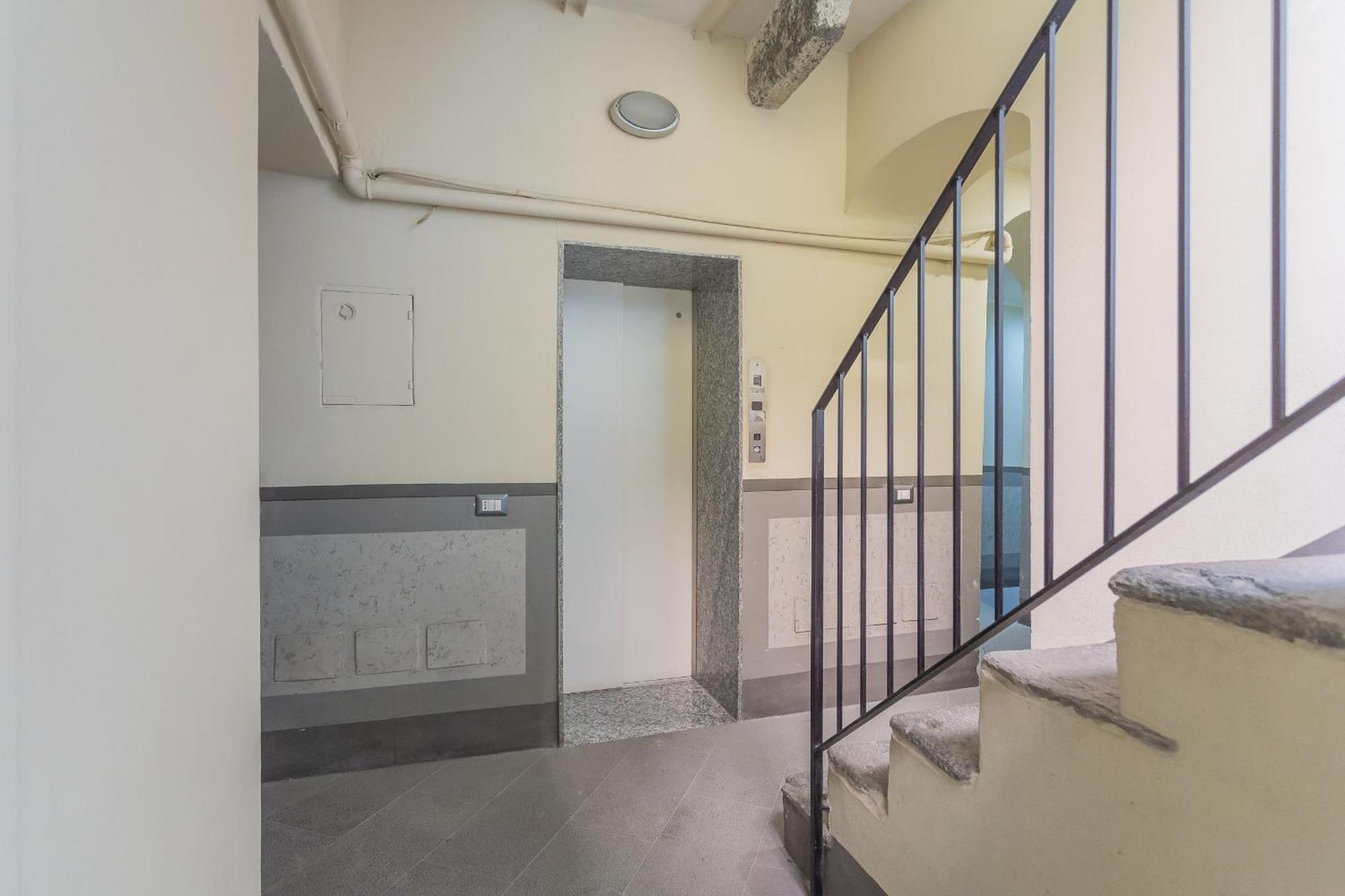 Modern & Stylish Apartment In Como City By Rent All 코모 외부 사진